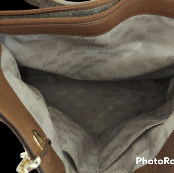 Michael Kors Purse - Picture 2 of 14
